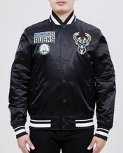 Load image into Gallery viewer, PRO STANDARD Milwaukee Bucks Retro Classic Rib Satin Jacket (Black)