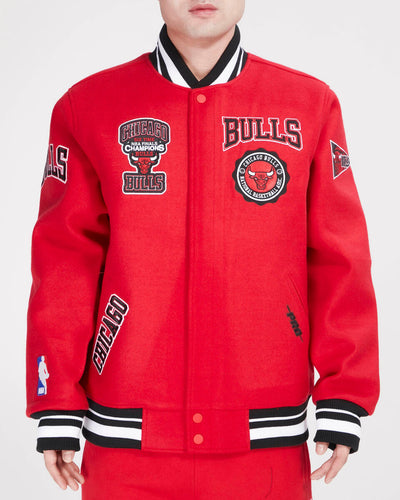 PRO STANDARD CHICAGO BULLS CREST EMBLEM RIB WOOL VARSITY JACKET (RED/BLACK)