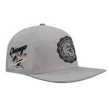 Load image into Gallery viewer, PRO STANDARD CHICAGO WHITE SOX CREST EMBLEM WOOL SNAPBACK HAT (GRAY)