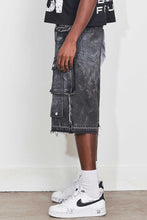 Load image into Gallery viewer, First Row WASHED MULTI CARGO DENIM JORTS