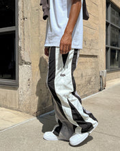 Load image into Gallery viewer, EPTM PARADOX PANTS (BLACK)