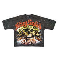 Load image into Gallery viewer, Stray Stay solid 3 skull wide &amp; crop fit tee (Charcoal)