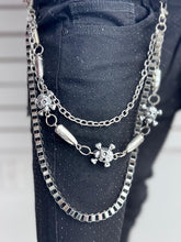 Load image into Gallery viewer, DRUNZ Silver Skull Layered Pocket Chain