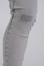 Load image into Gallery viewer, PHEELINGS "SILVER SCREEN" SKINNY DENIM (LIGHT GREY)