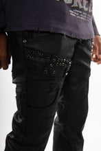 Load image into Gallery viewer, Gunzinii denim pants (COATED BLACK)