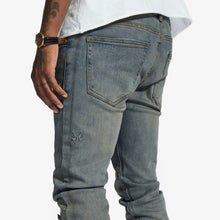 Load image into Gallery viewer, Melee "V12" JEANS (BLUE OIL WASH)